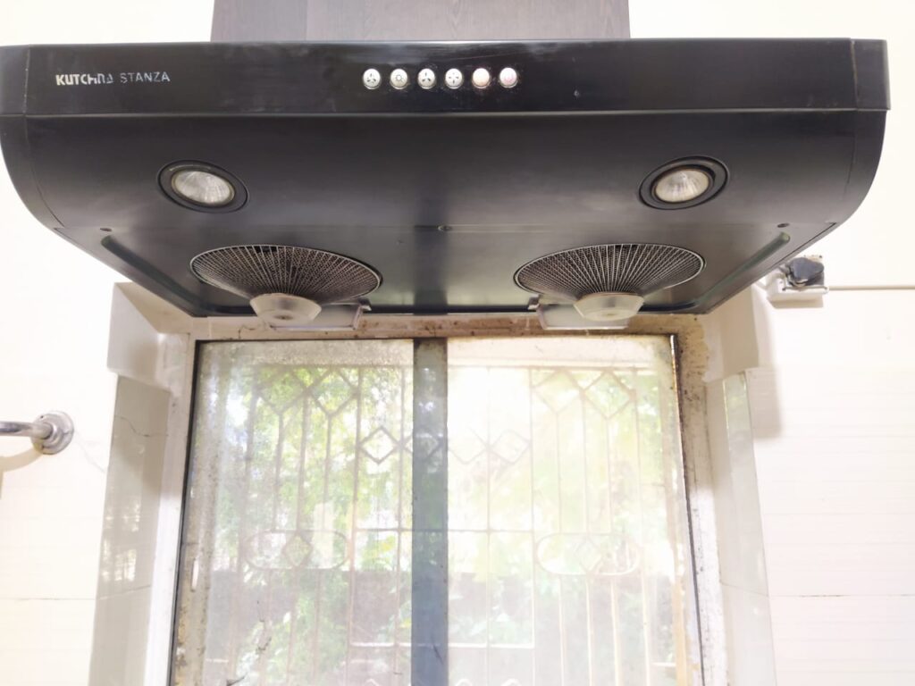 Kutchina Stanza decorative hood chimney maintained under AMC in Kolkata